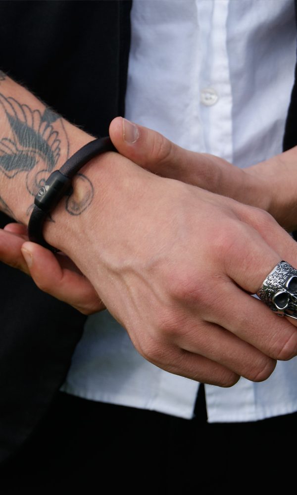 Stylische Lederarmbänder für Männer von Fafigo